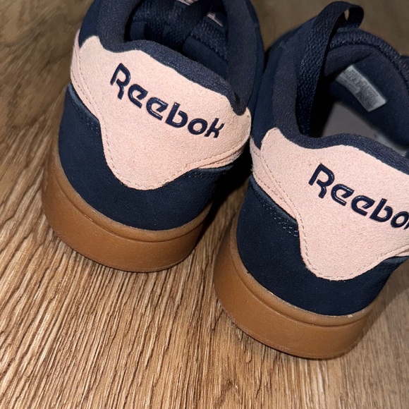 Reebok - Picture 3 of 8